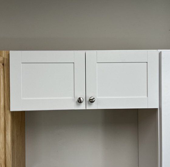 White upper cabinets without crown molding