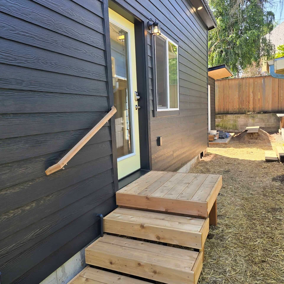 Front Door with 3x3 Deck on a Wolf Model B home.