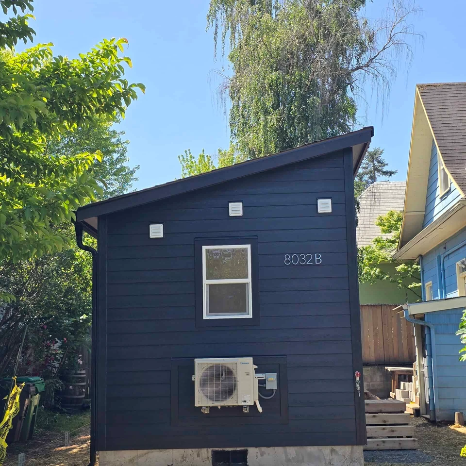 Wolf Model B home in Portland from street.