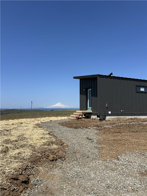Black Wolf Model E home with view of Mt Adams.