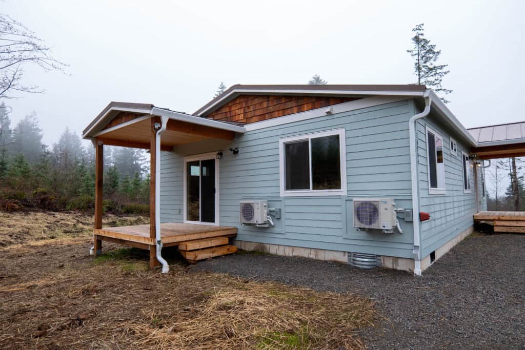 2 covered deck porches on a Wolf Model I home.