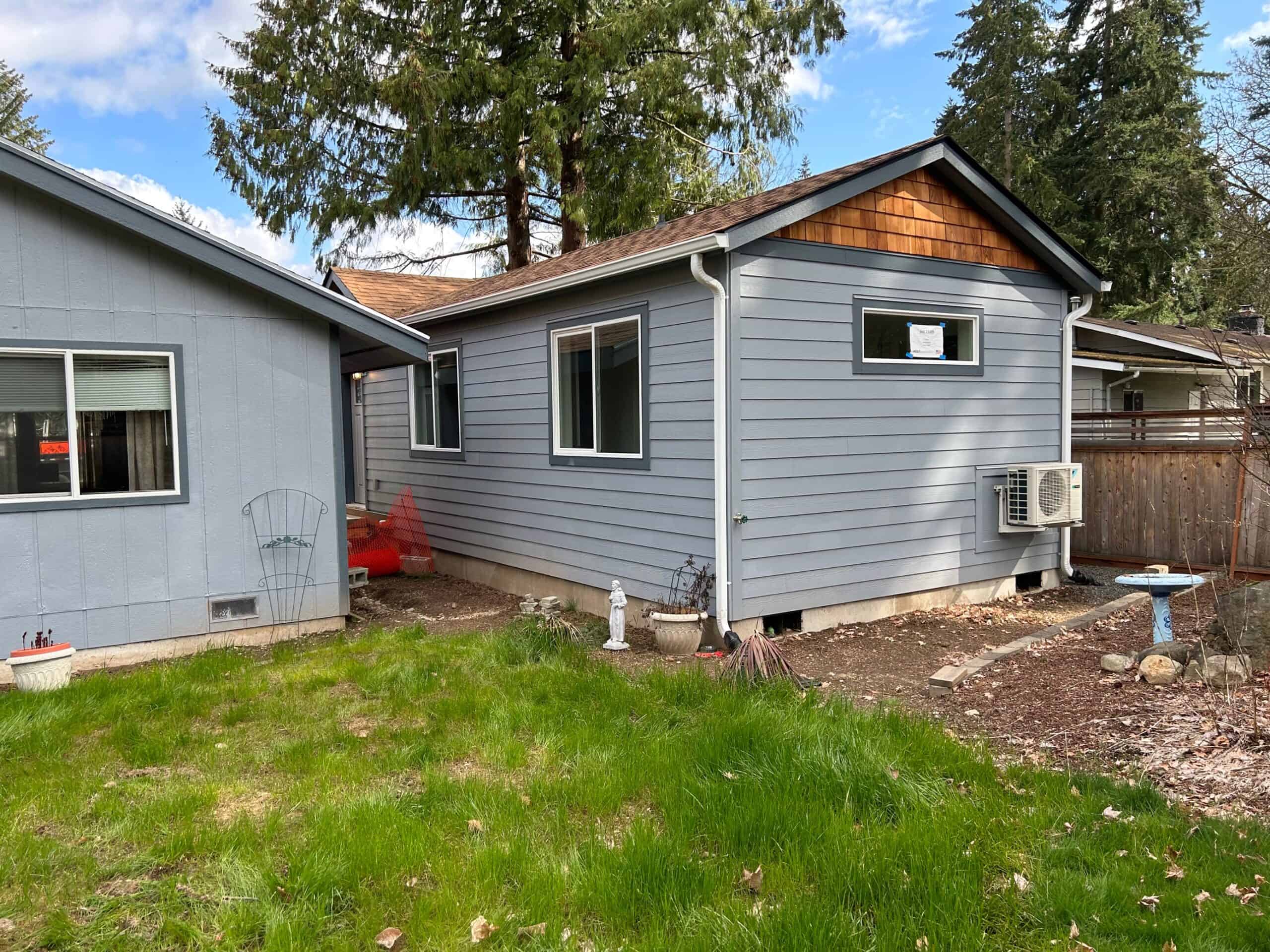 Gray Model E ADU on tight lot in Bothell WA