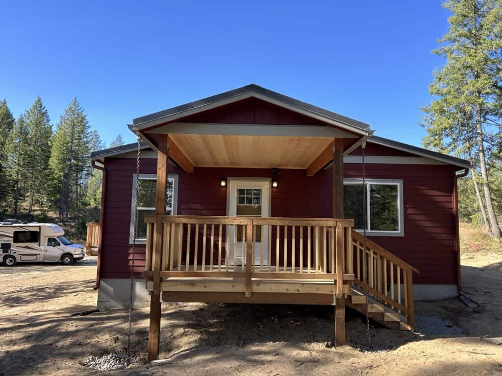 Covered entry on a Wolf Model I modular home.