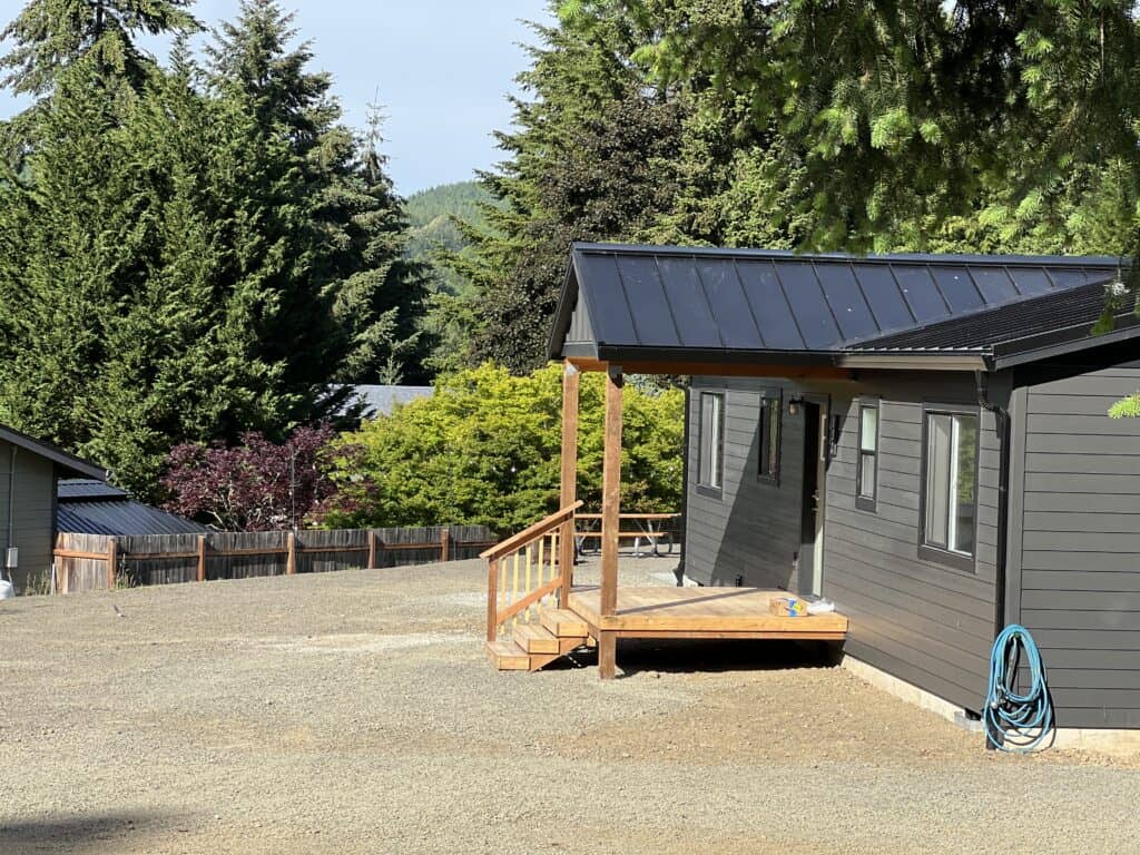 Covered porch on a Wolf Model I modular home in Mossy Rock WA.